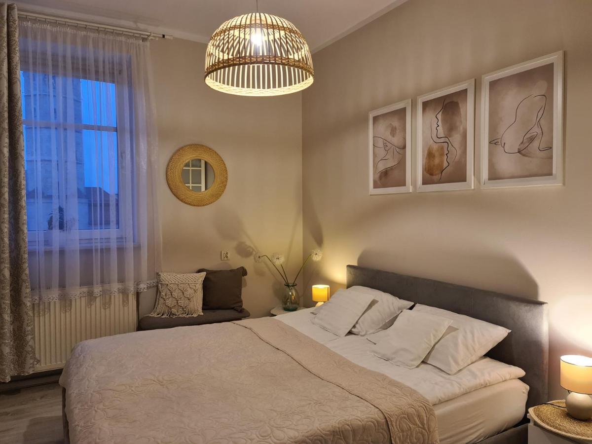 Apartament W Rynku For You โบเลสวาเวียส ภายนอก รูปภาพ